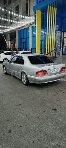 Mercedes E 320 2001, 270,000 km - 3.2 l - Bakı