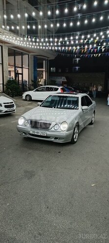 Mercedes E 320 2001, 270,000 km - 3.2 l - Bakı