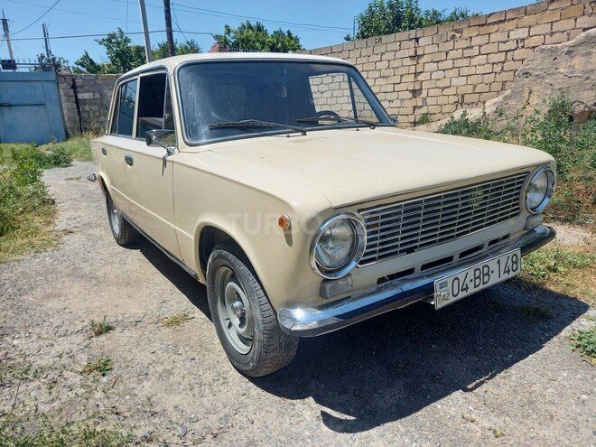 LADA (VAZ) 21011