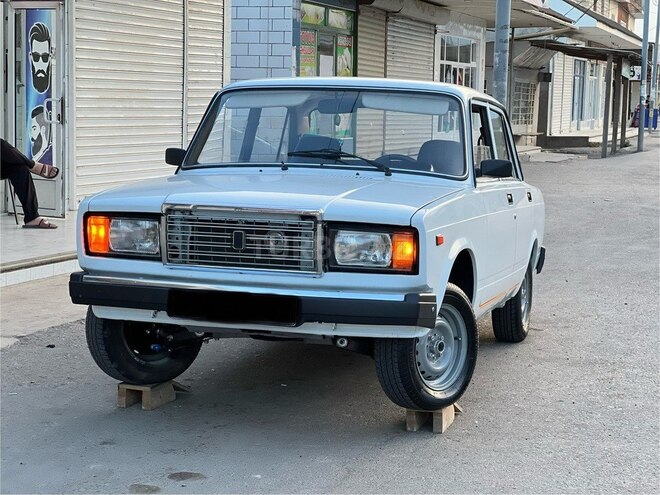 LADA (VAZ) 2107