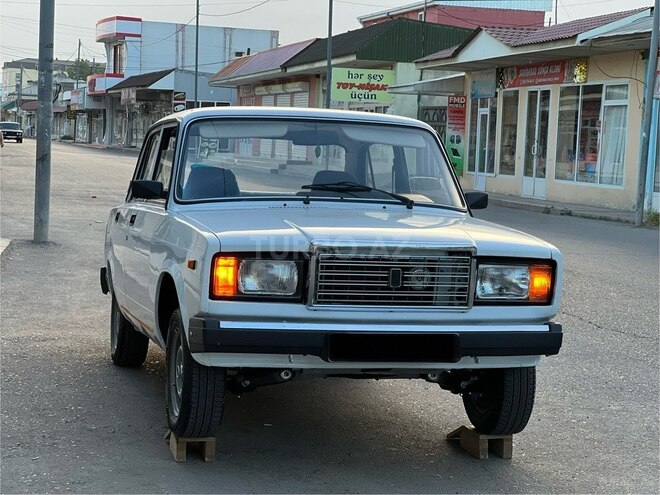 LADA (VAZ) 2107