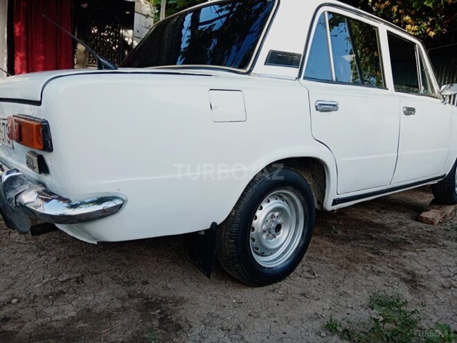 LADA (VAZ) 21011