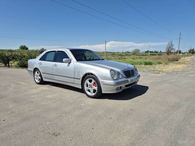 Mercedes E 240