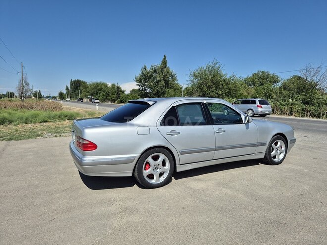 Mercedes E 240