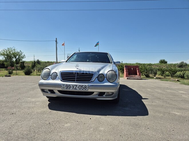 Mercedes E 240