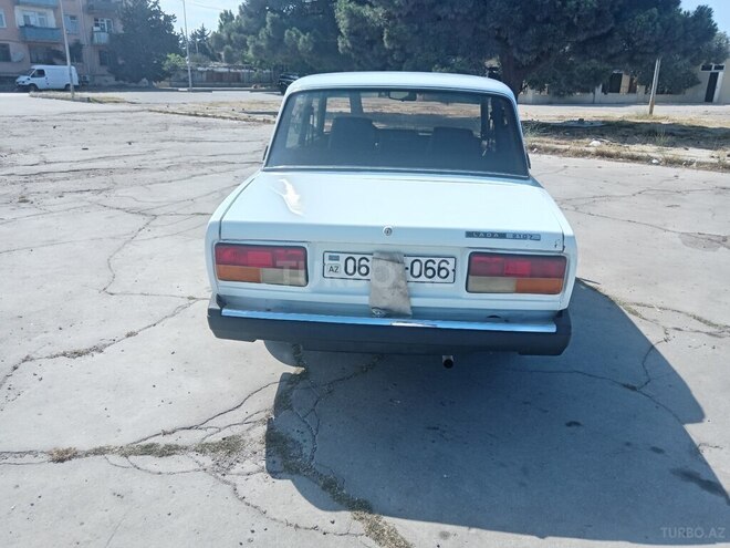 LADA (VAZ) 2107