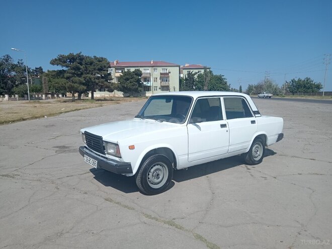 LADA (VAZ) 2107