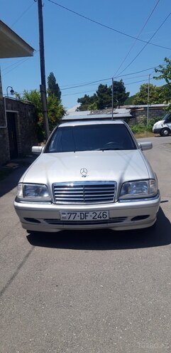 Mercedes C 180