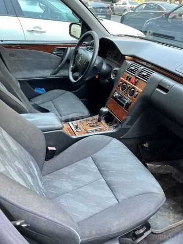 Mercedes E 200 1999, 390,000 km - 2.0 л - Bakı