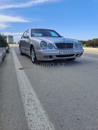 Mercedes E 240