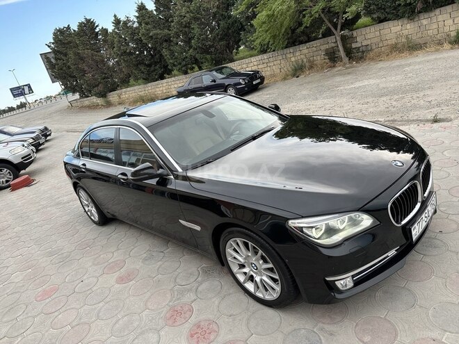 BMW 750