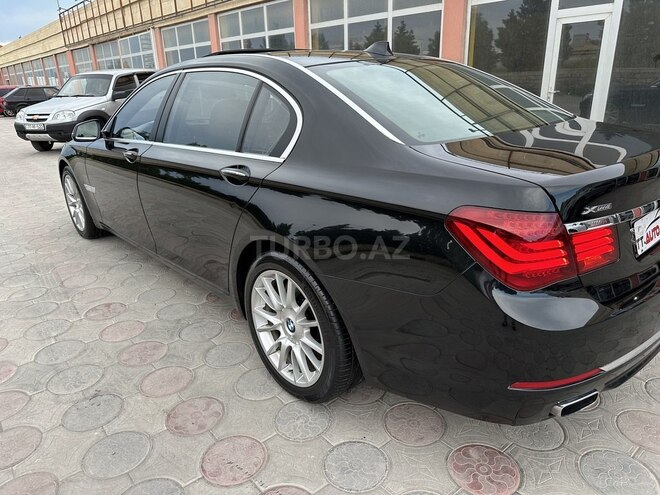 BMW 750