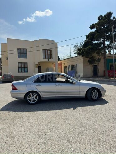 Mercedes C 240