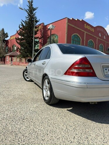 Mercedes C 240