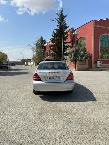 Mercedes C 240