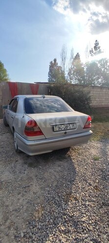 Mercedes C 180