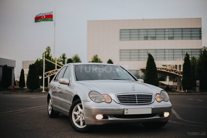 Mercedes C 240