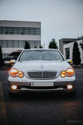 Mercedes C 240