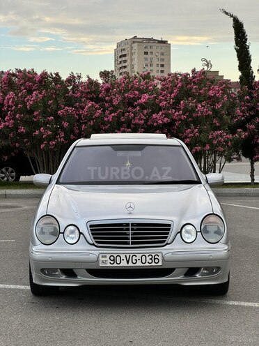 Mercedes E 320