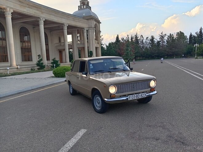 LADA (VAZ) 21011