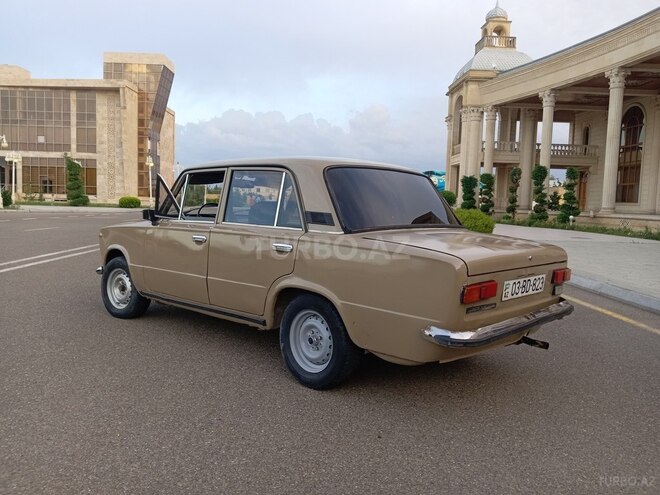 LADA (VAZ) 21011