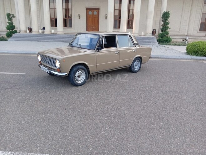 LADA (VAZ) 21011