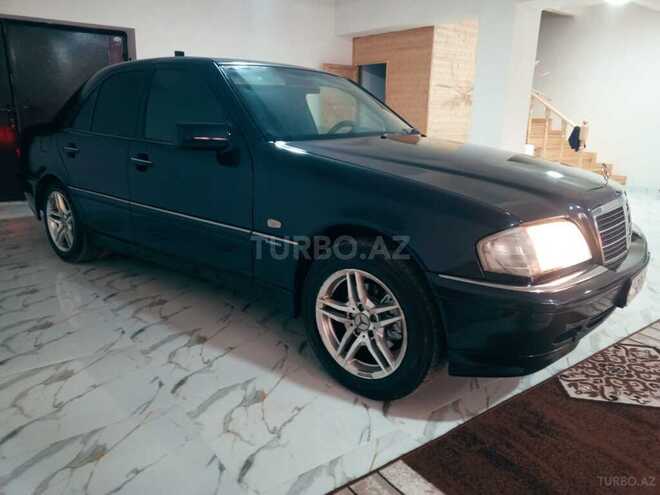 Mercedes C 200