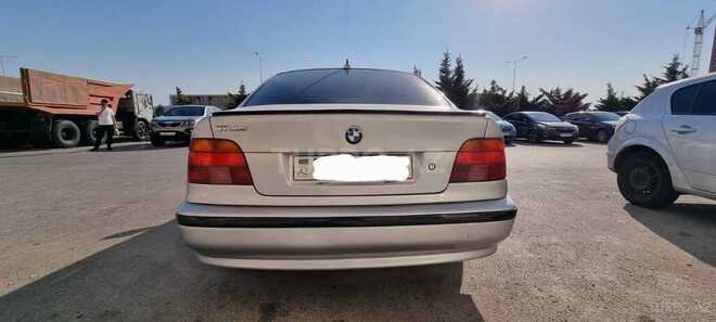 BMW 523