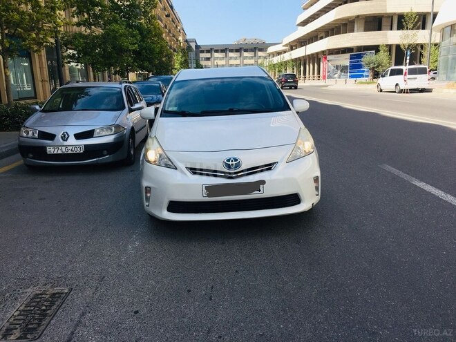 Toyota Prius V