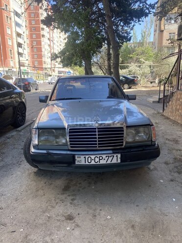 Mercedes E 200