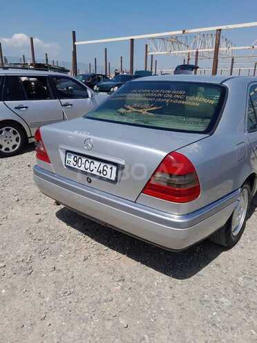 Mercedes C 180