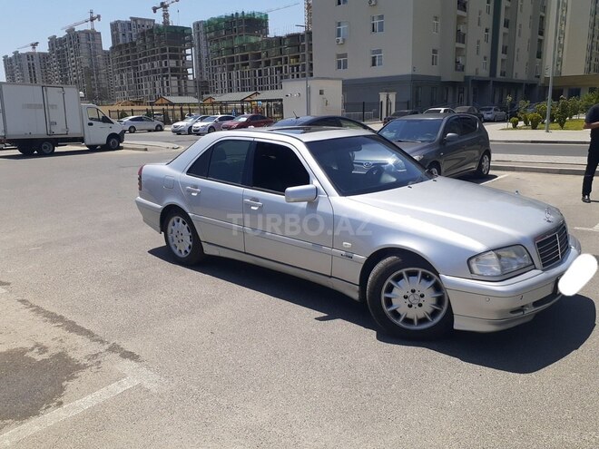 Mercedes C 240