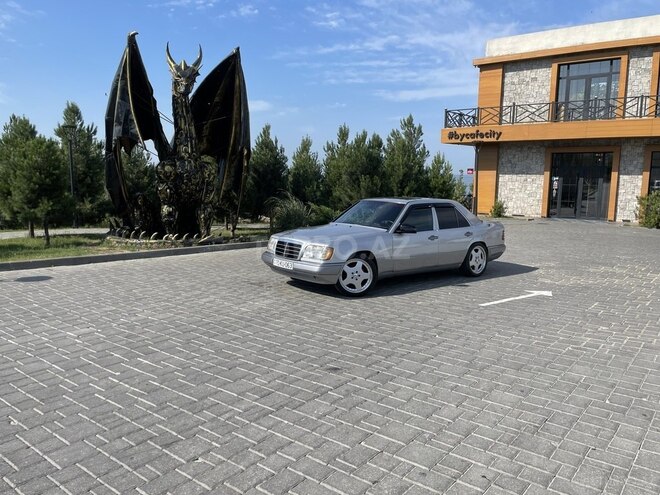 Mercedes E 220