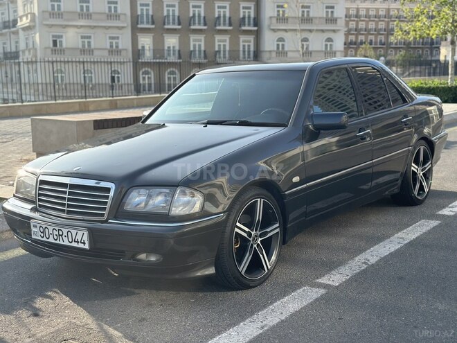 Mercedes C 230