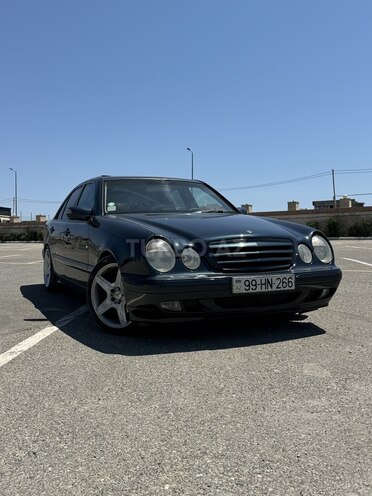 Mercedes E 200