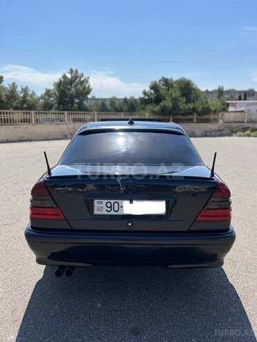 Mercedes C 240