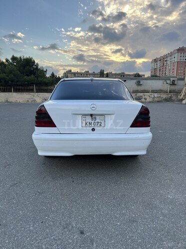 Mercedes C 200