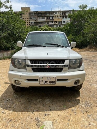 Mitsubishi Pajero io