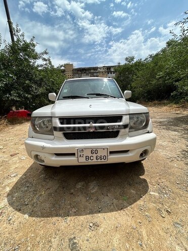 Mitsubishi Pajero io