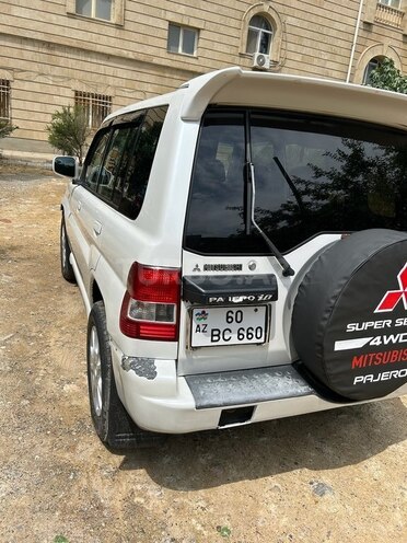 Mitsubishi Pajero io