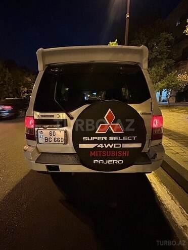 Mitsubishi Pajero io