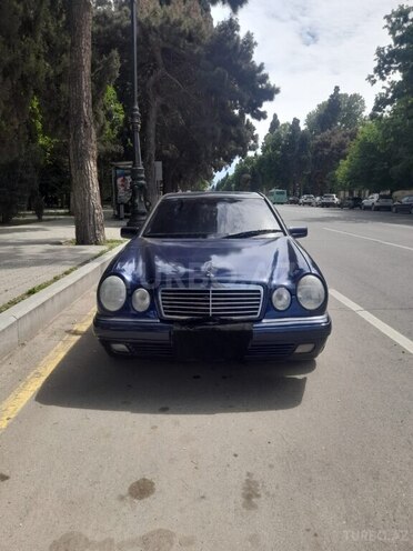 Mercedes E 230