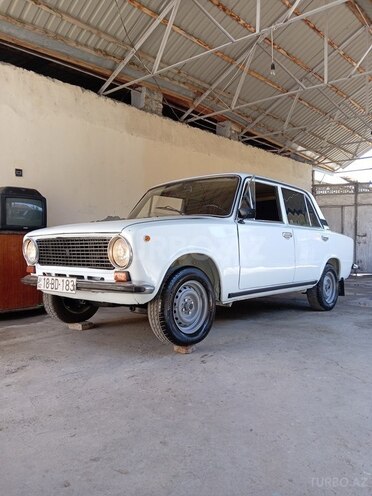 LADA (VAZ) 21011