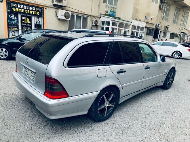 Mercedes C 240