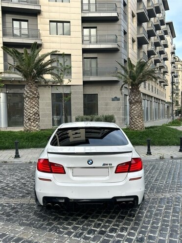 BMW 528