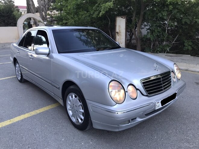 Mercedes E 200