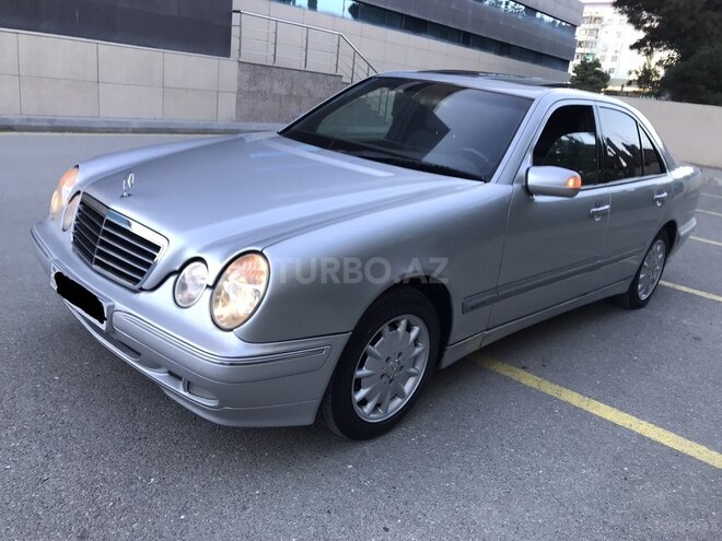 Mercedes E 200