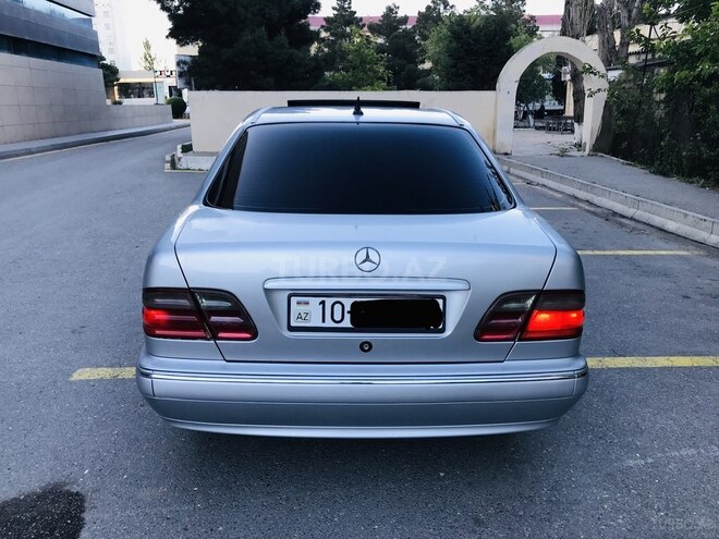 Mercedes E 200