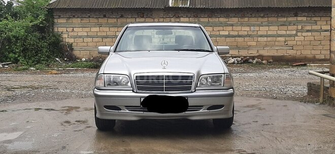 Mercedes C 200