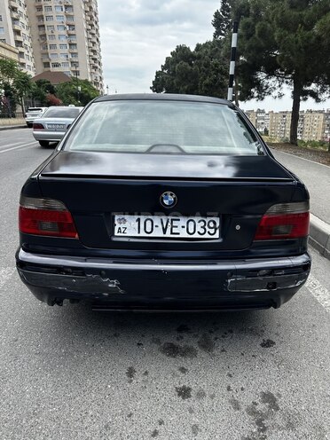 BMW 528